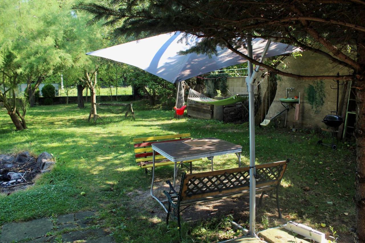 Old Summer House With Renovated Bathroom Praga Esterno foto